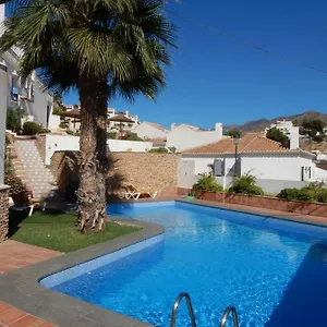 https://beach-villa-nerja-seaview-pool-3-bedrooms-huge-terrace.es-andalucia.com